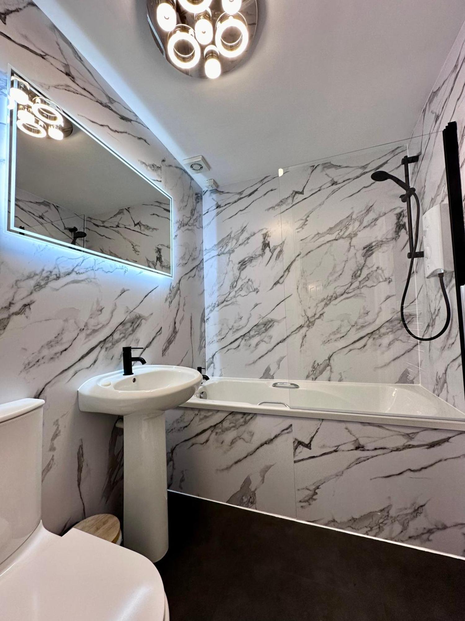 Rose Street'S Hidden Treasure- 2Bed Newly Refurbished Apt Единбург Екстер'єр фото